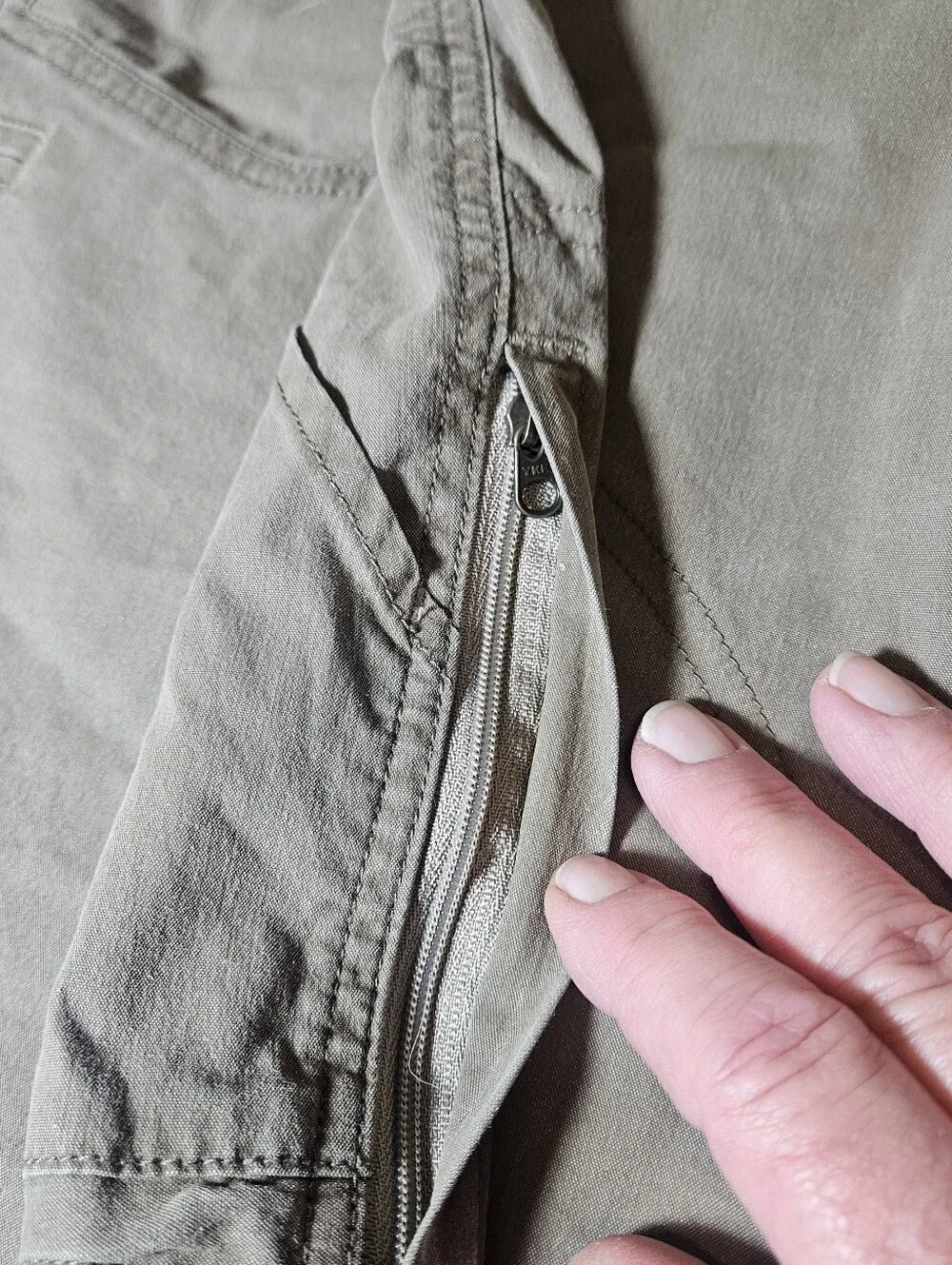 Men's Kuhl Rambler Fishing Shorts in Khaki Size 36